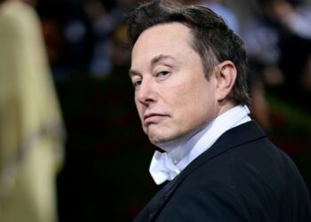 “Trump’s First Cabinet Meeting: Elon Musk and Controversial Picks Take Center Stage”
