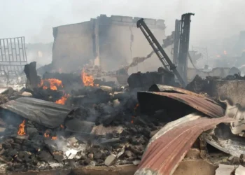 “Governor Makinde Visits Aleshinloye Market, Pledges Support for Fire Victims”