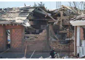 “South Korea Air Force Jet Accidentally Drops Bombs on Civilian Area, Injuring Eight”