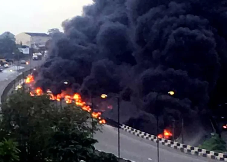 “Miracle on Otedola Bridge: Survivors Recount Harrowing Experiences After Devastating Fire”