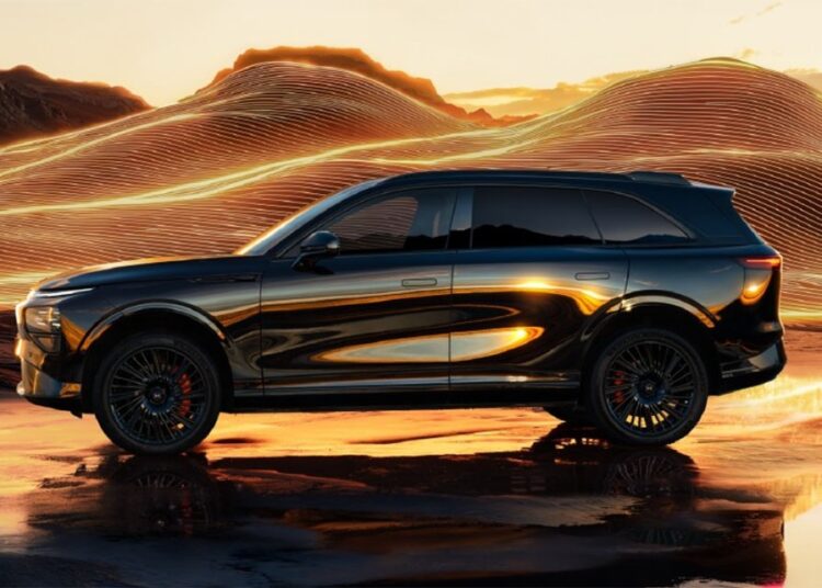 “XPeng Unveils 2025 G9 Electric SUV with AI Driving, Enhanced Range, and Sleek Design”