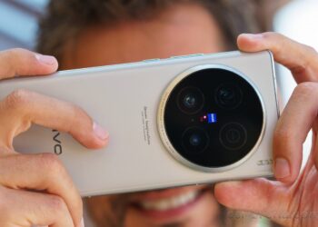 “vivo X200 Ultra and X200s: The Next Big Thing in Smartphones Arrives This April!”