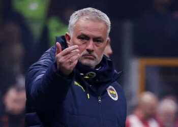 “Mourinho vs. Galatasaray: Fenerbahce Files Lawsuit in Explosive Racism Row”